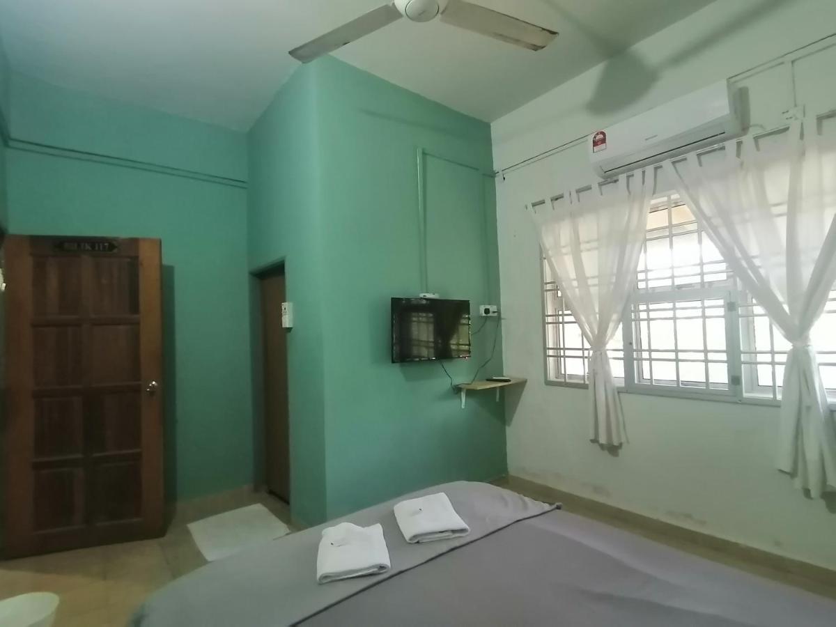 Fbs Inn Dungun Esterno foto